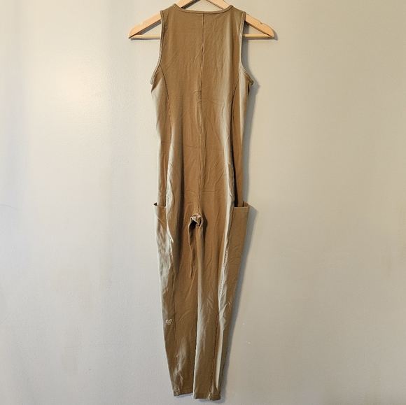Aritzia TNA Action TnaBREATHET lcon Jumpsuit In Ravine Green Size Small. - Picture 13 of 16